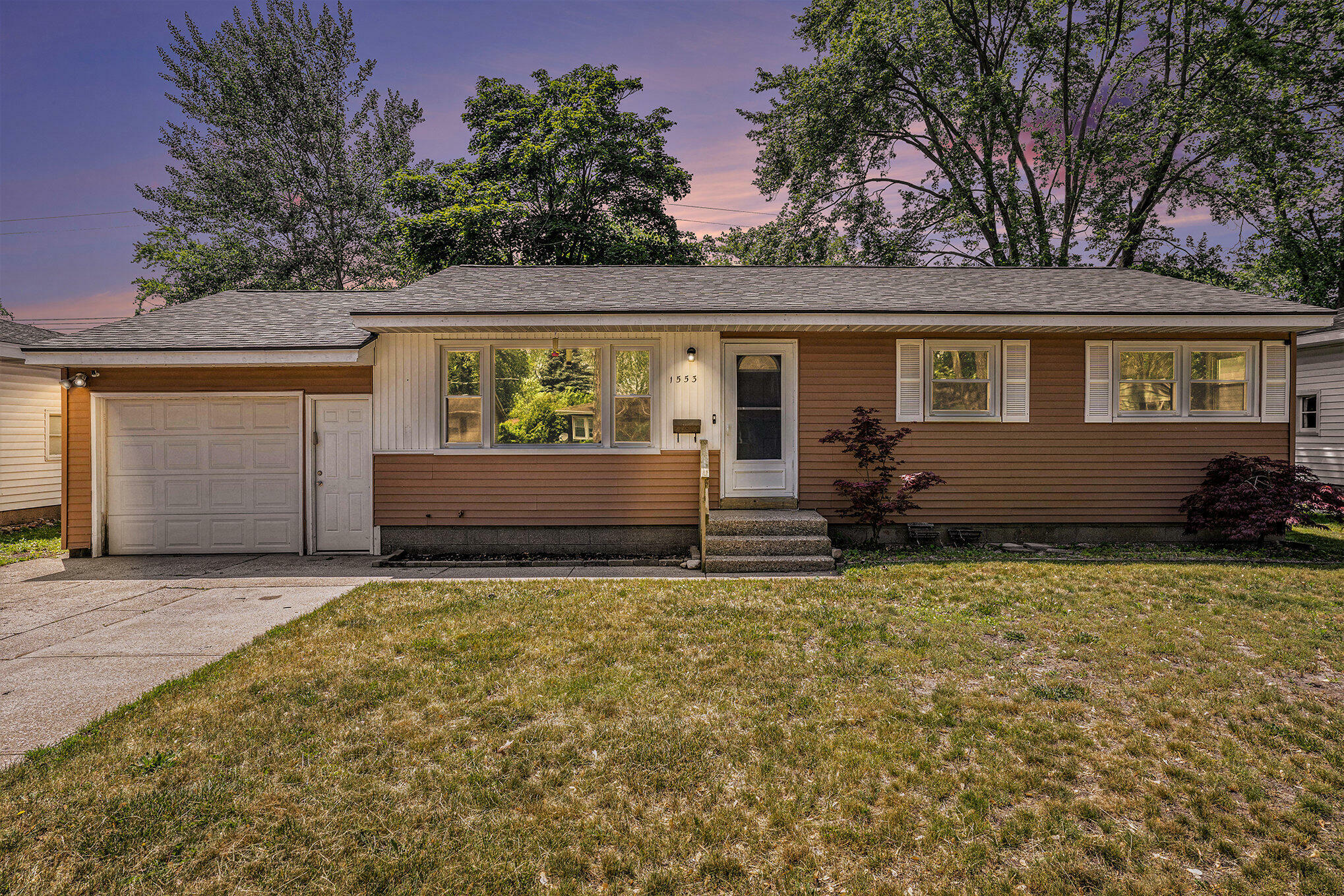 1553 Greenwich Road  Muskegon MI 49441 photo