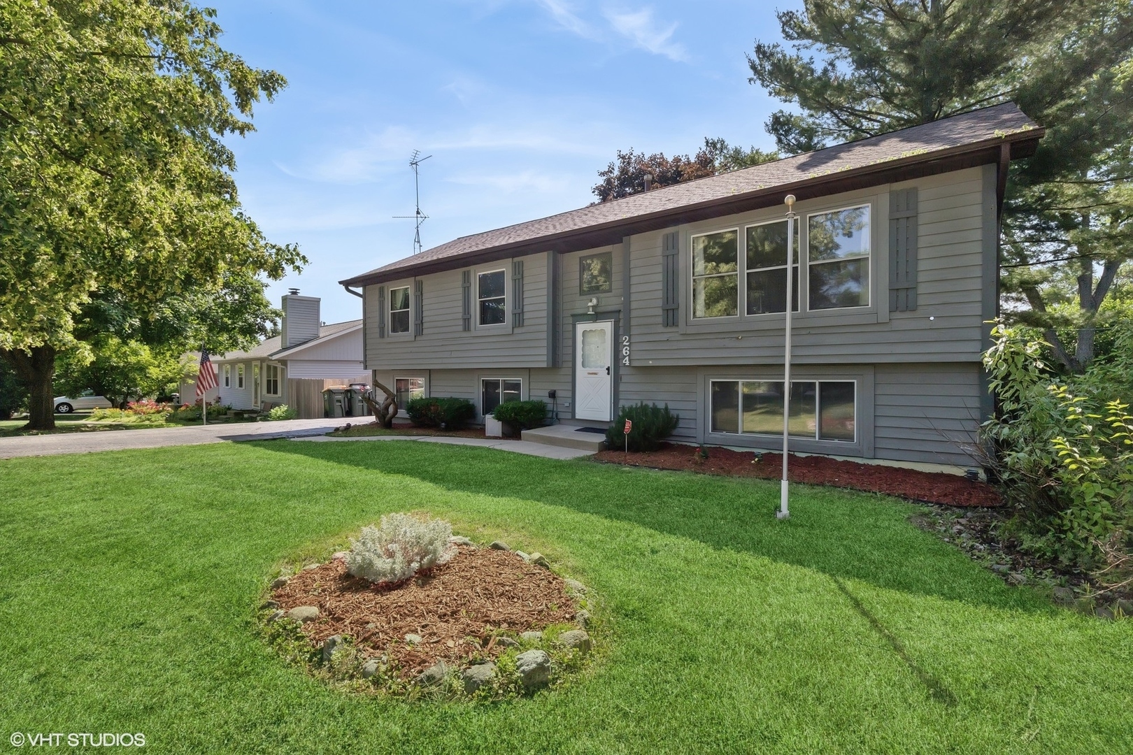Property Photo: 264 Maplewood Drive IL 60002