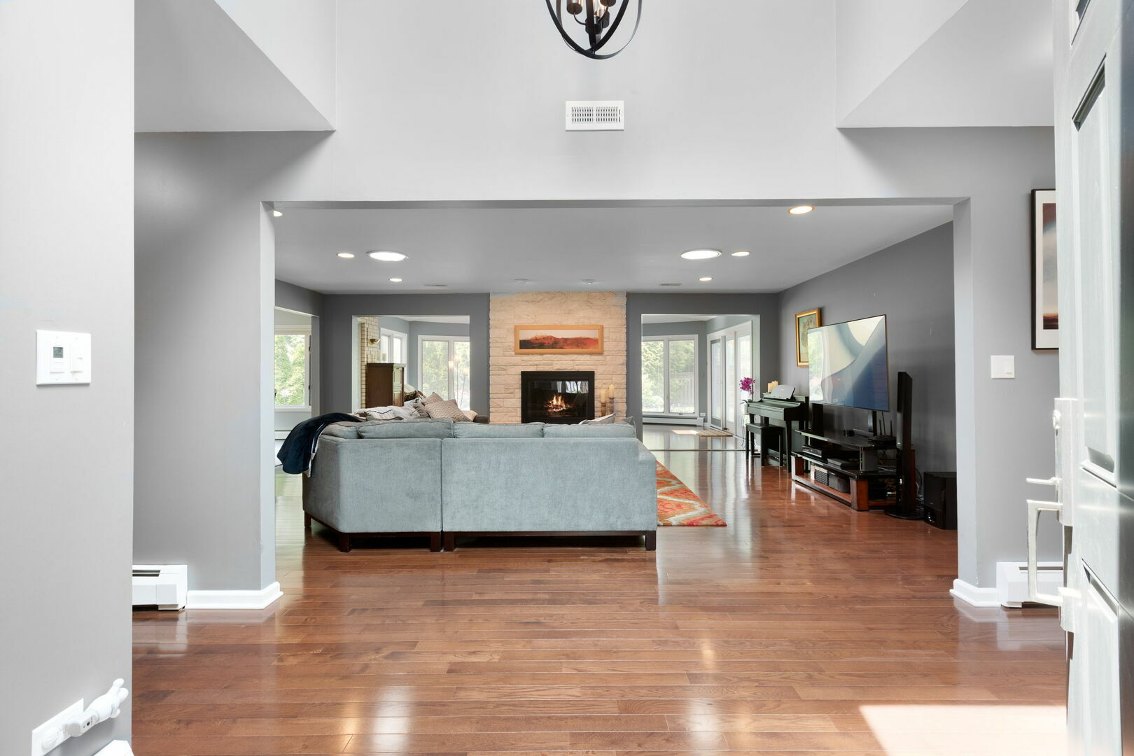 Property Photo: 1060 Highland Avenue IL 60045