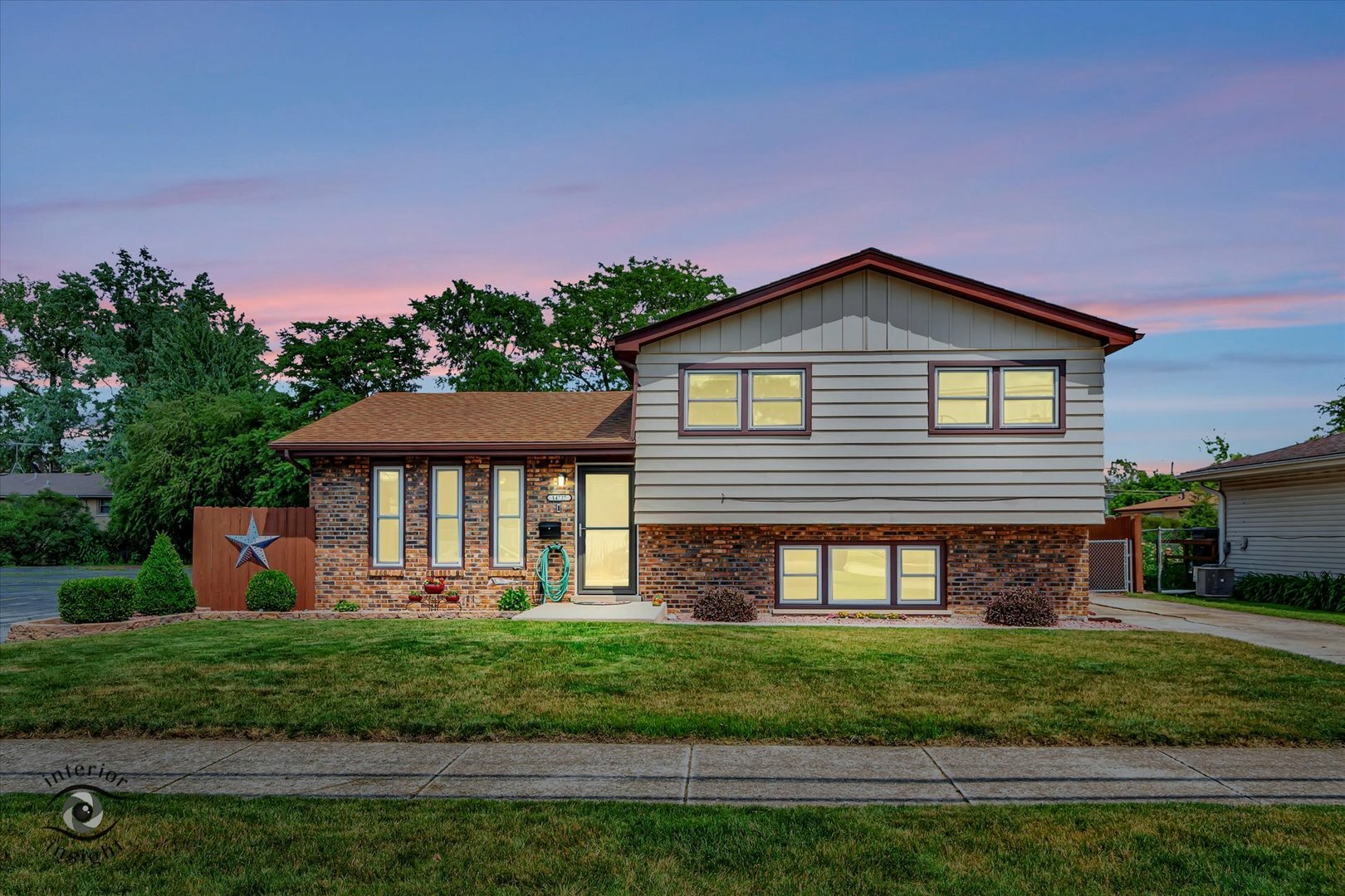 Property Photo: 14727 Central Park Avenue IL 60445