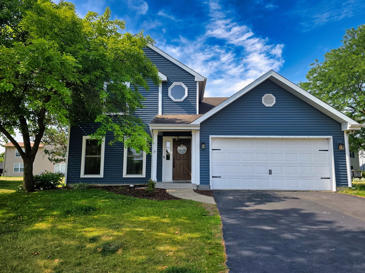 Property Photo: 2440 Pebblewood Court IL 60506