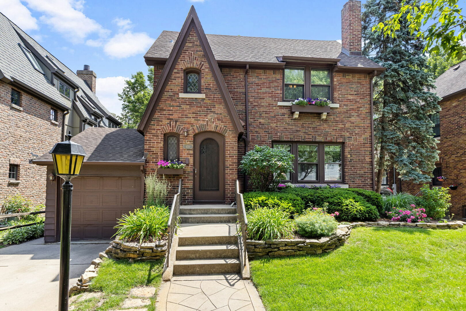 Property Photo:  4211 Franklin Avenue  IL 60558 