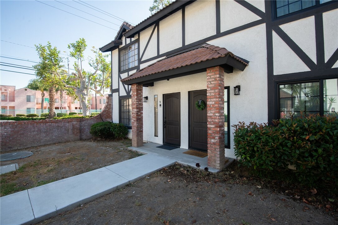 Property Photo: 1013 W Linden Street 9 CA 92507
