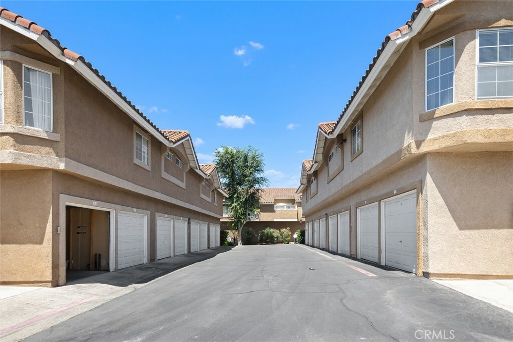 Property Photo:  4 Via Pariente  CA 92688 