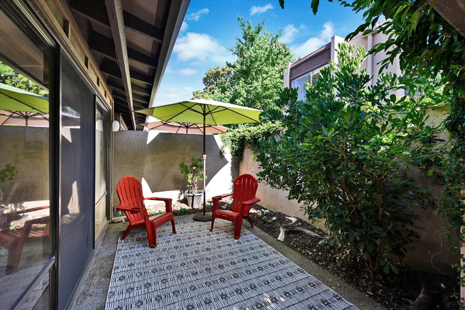 Property Photo: 2266 Woodside Ln 5 CA 95825