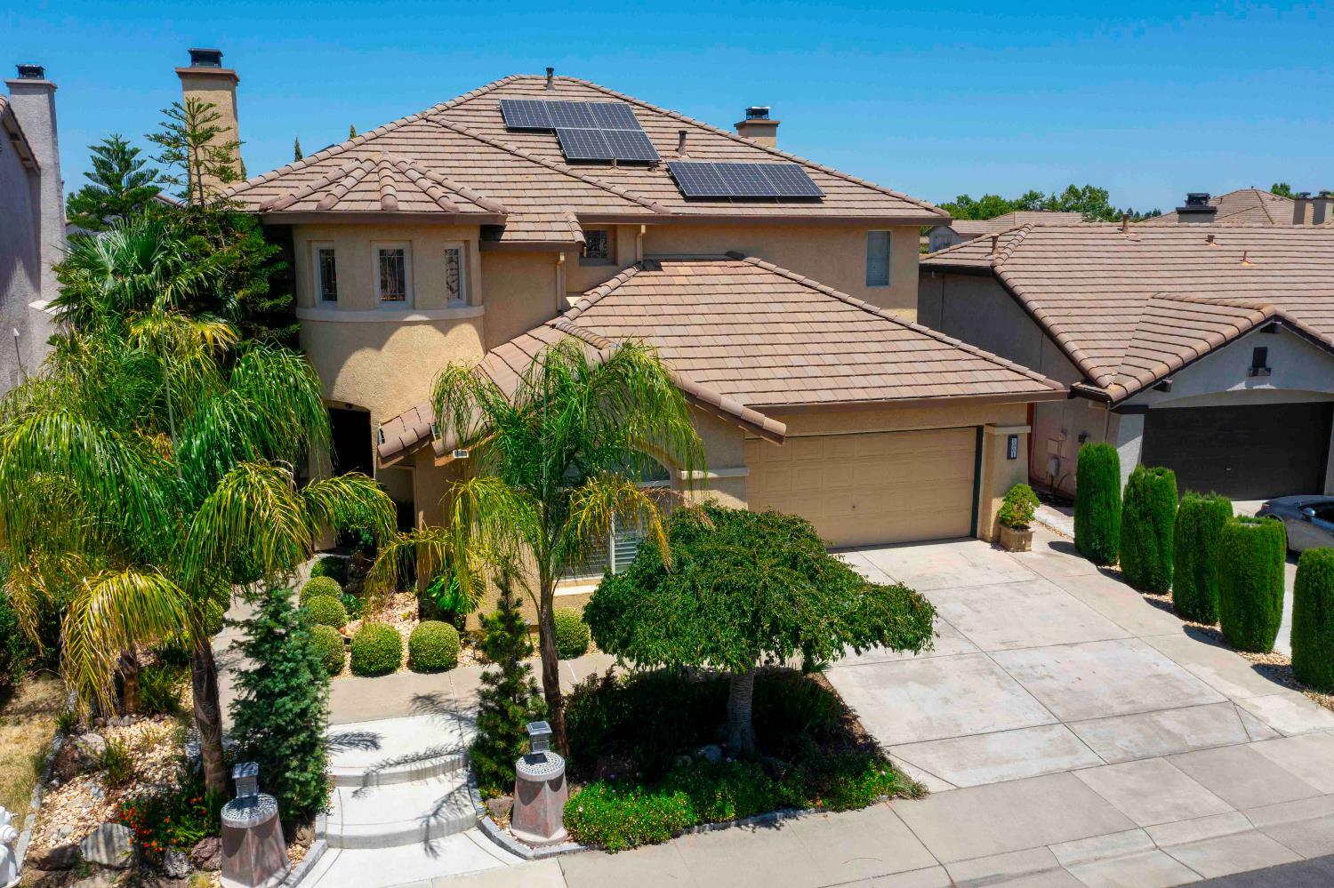 Property Photo: 5901 Isaac Way CA 95757