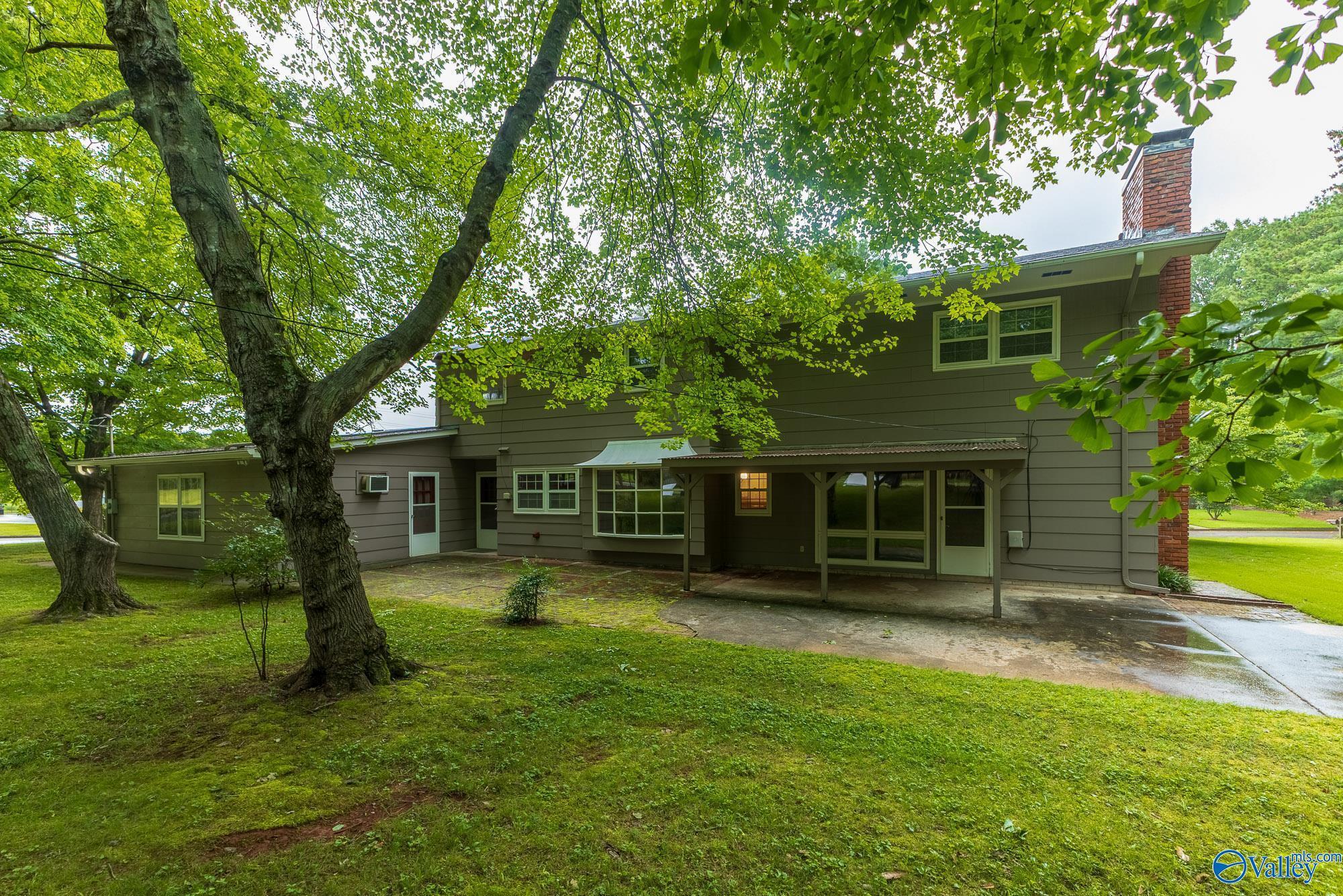 Property Photo: 2501 College Street SE AL 35601