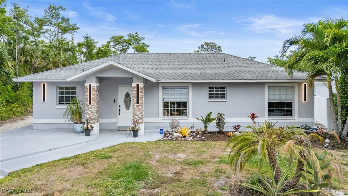 Property Photo: 641 22nd Avenue NW FL 34120