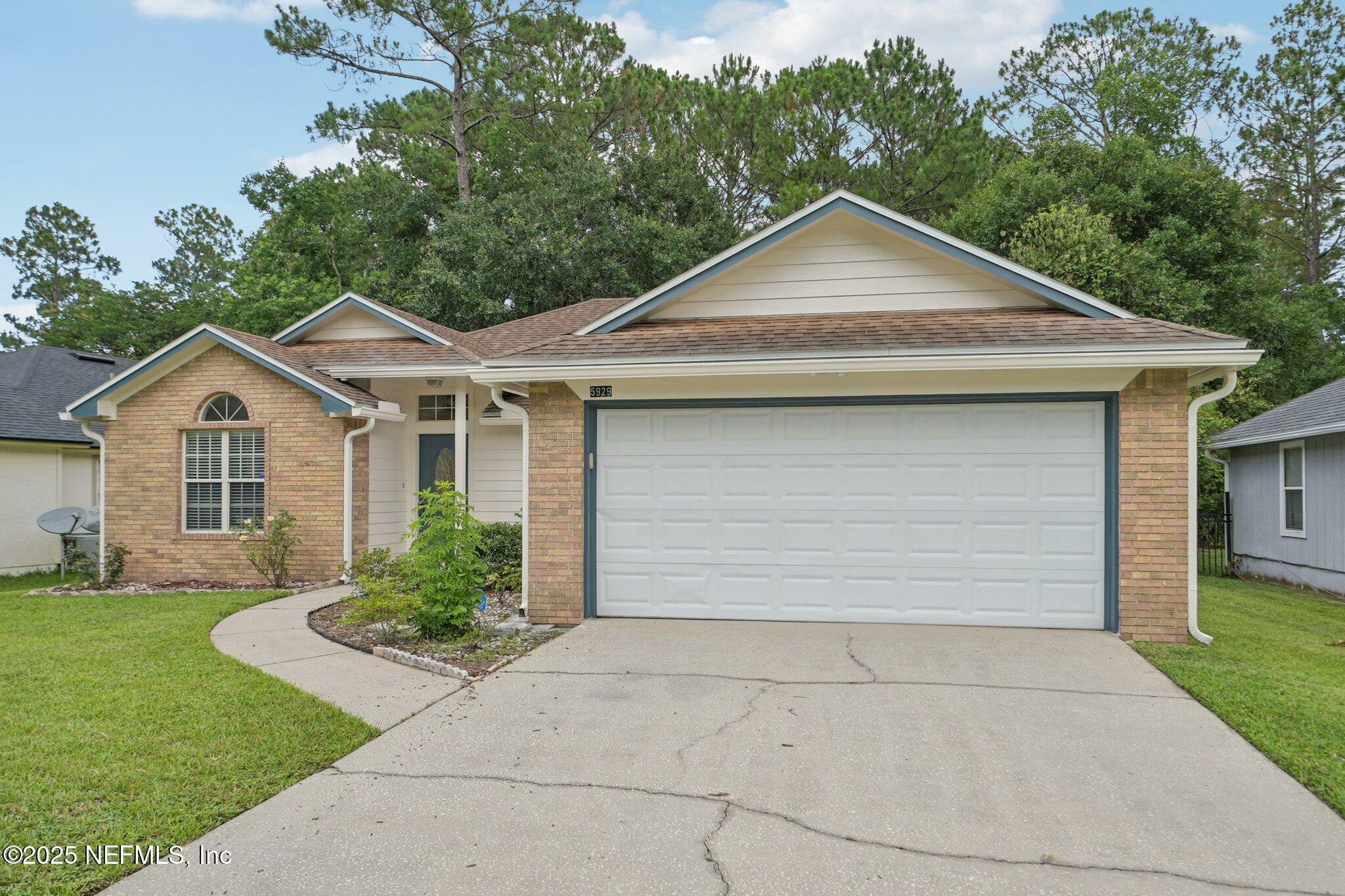 Property Photo: 5929 Piper Glen Boulevard FL 32222