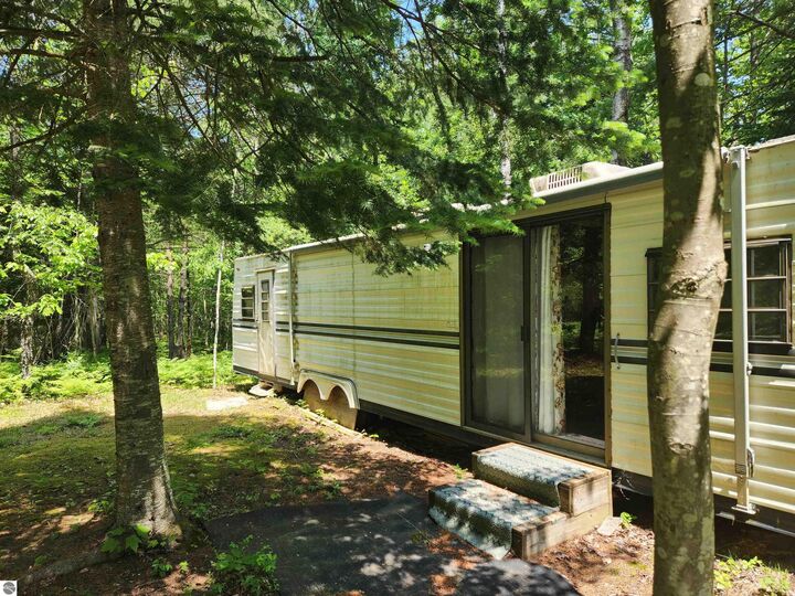 Property Photo: 2867 Folks Road NE MI 49646