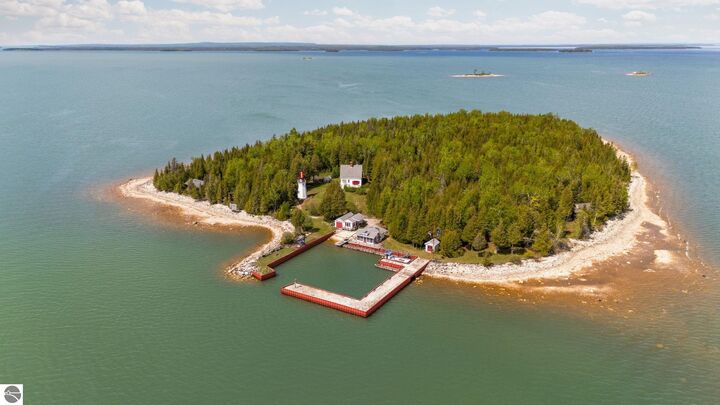 Property Photo: 21500 S Pipe Island MI 49725