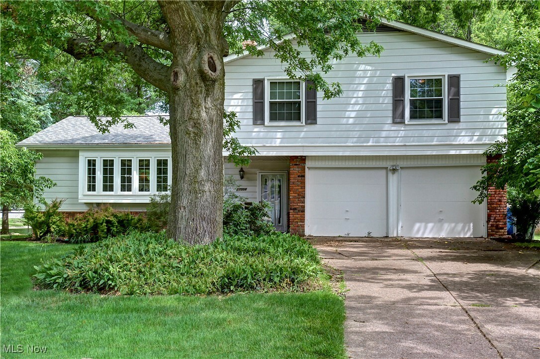 27008 Sweetbriar Drive  North Olmsted OH 44070 photo