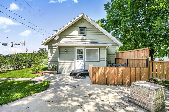 Property Photo:  922 3rd Street N  MN 56387 