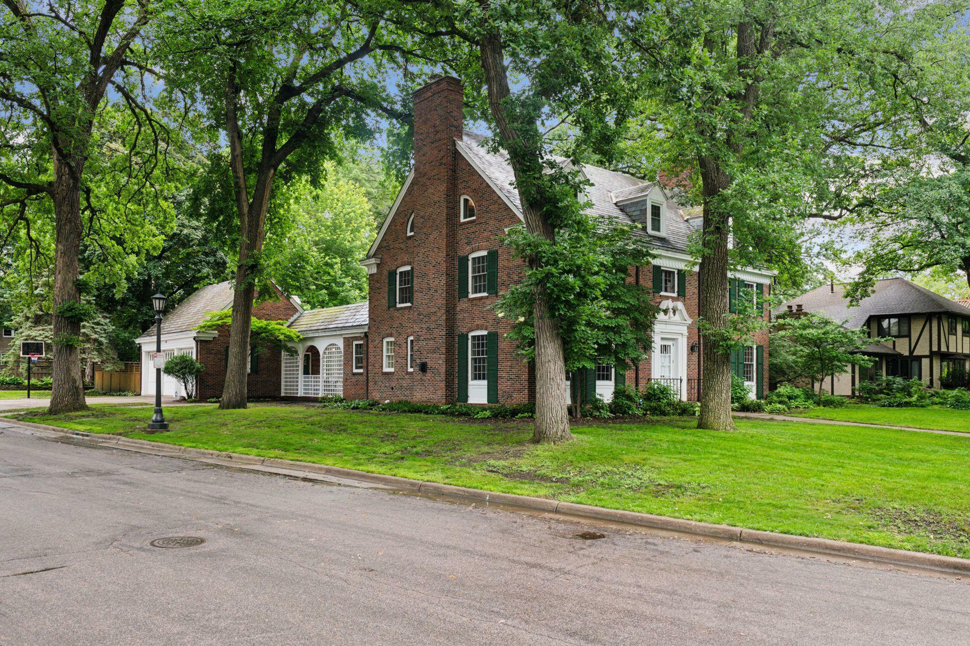 Property Photo: 196 Mississippi River Boulevard S MN 55105