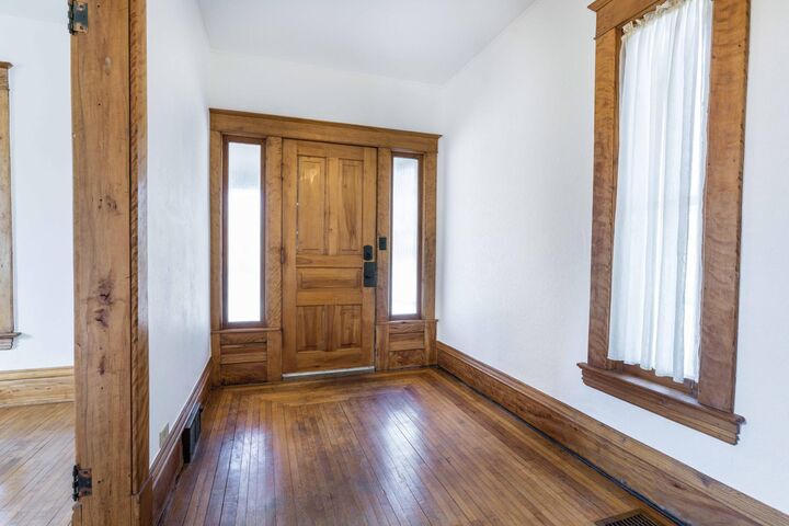 Property Photo:  304 N Washington Avenue  MN 56515 