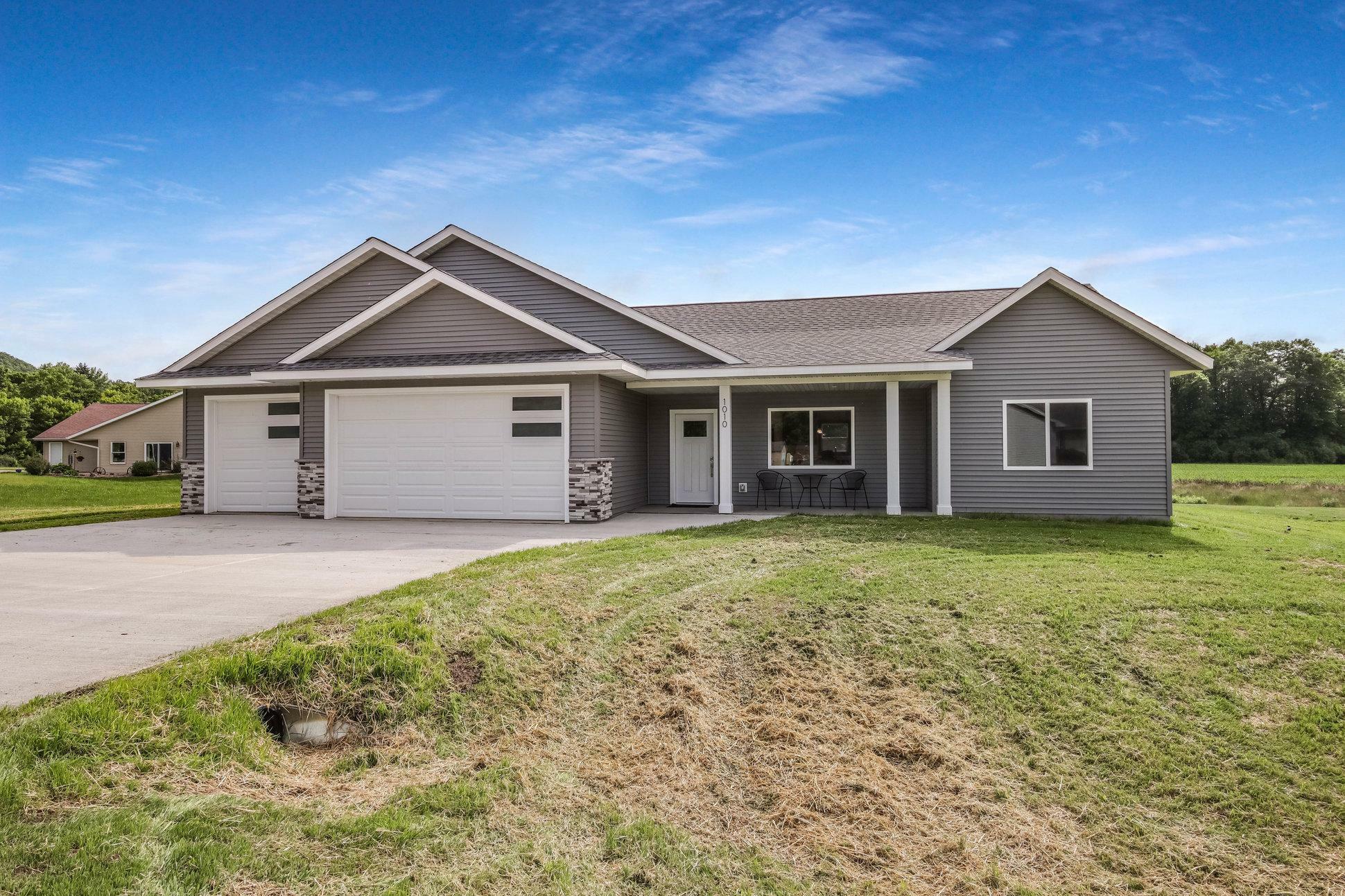Property Photo: 1010 Riverwood Drive WI 54740