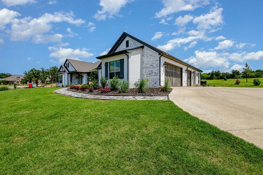 Property Photo: 1445 Woodland Drive TX 76227
