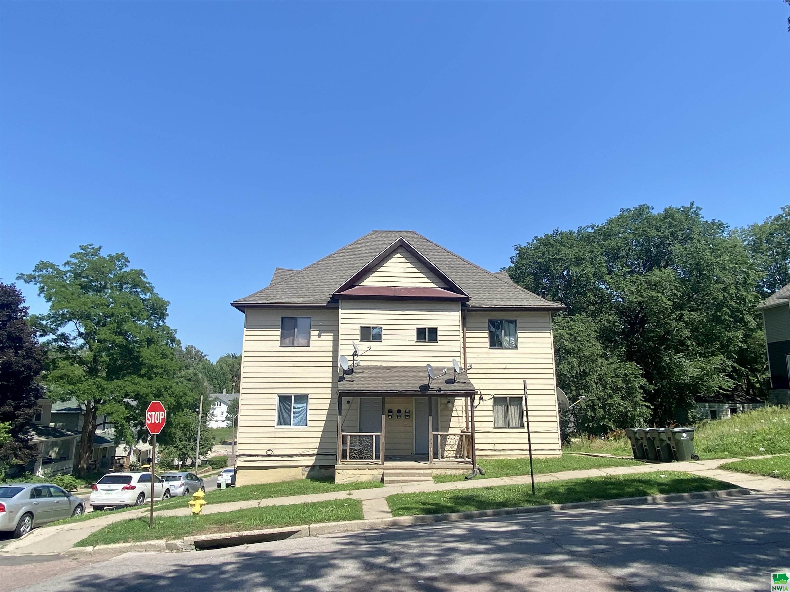 Property Photo: 1332-34 Jennings St IA 51104-4331