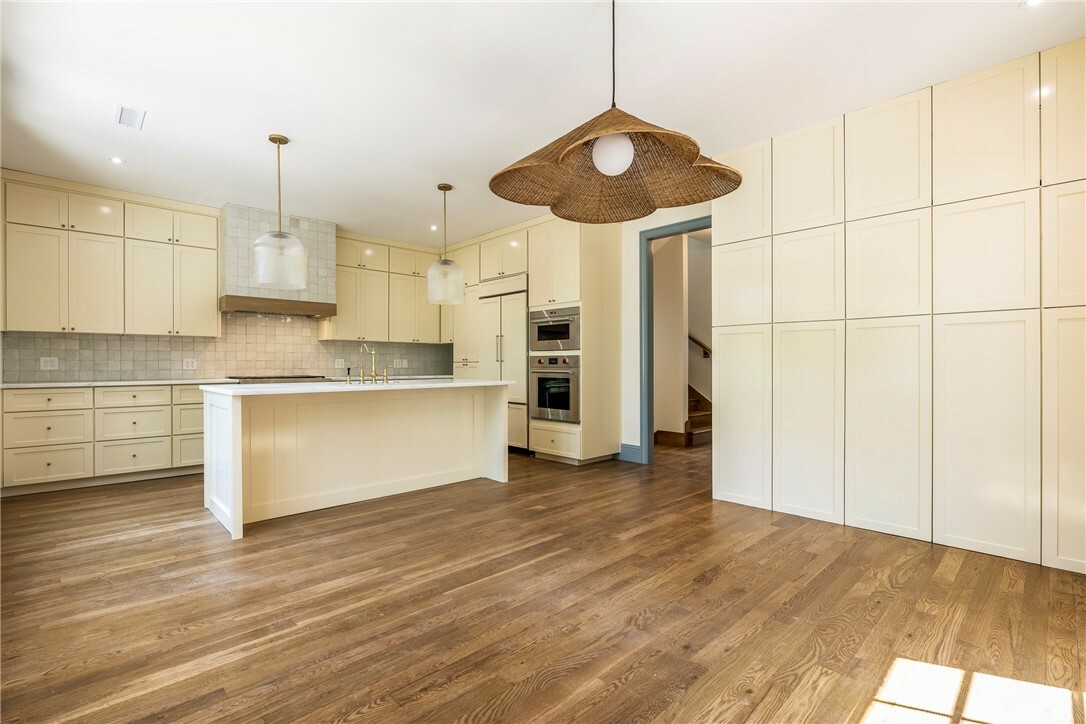 Property Photo: 302 NW 5th Street AR 72712