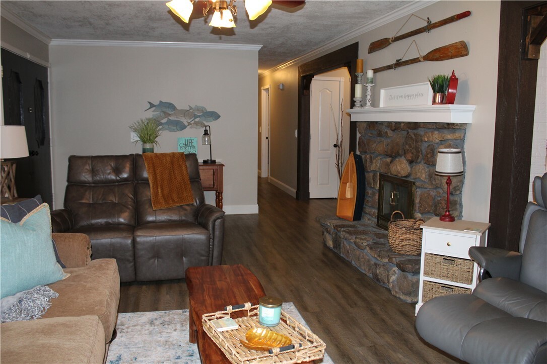 Property Photo: 1008 Locust Street AR 72653