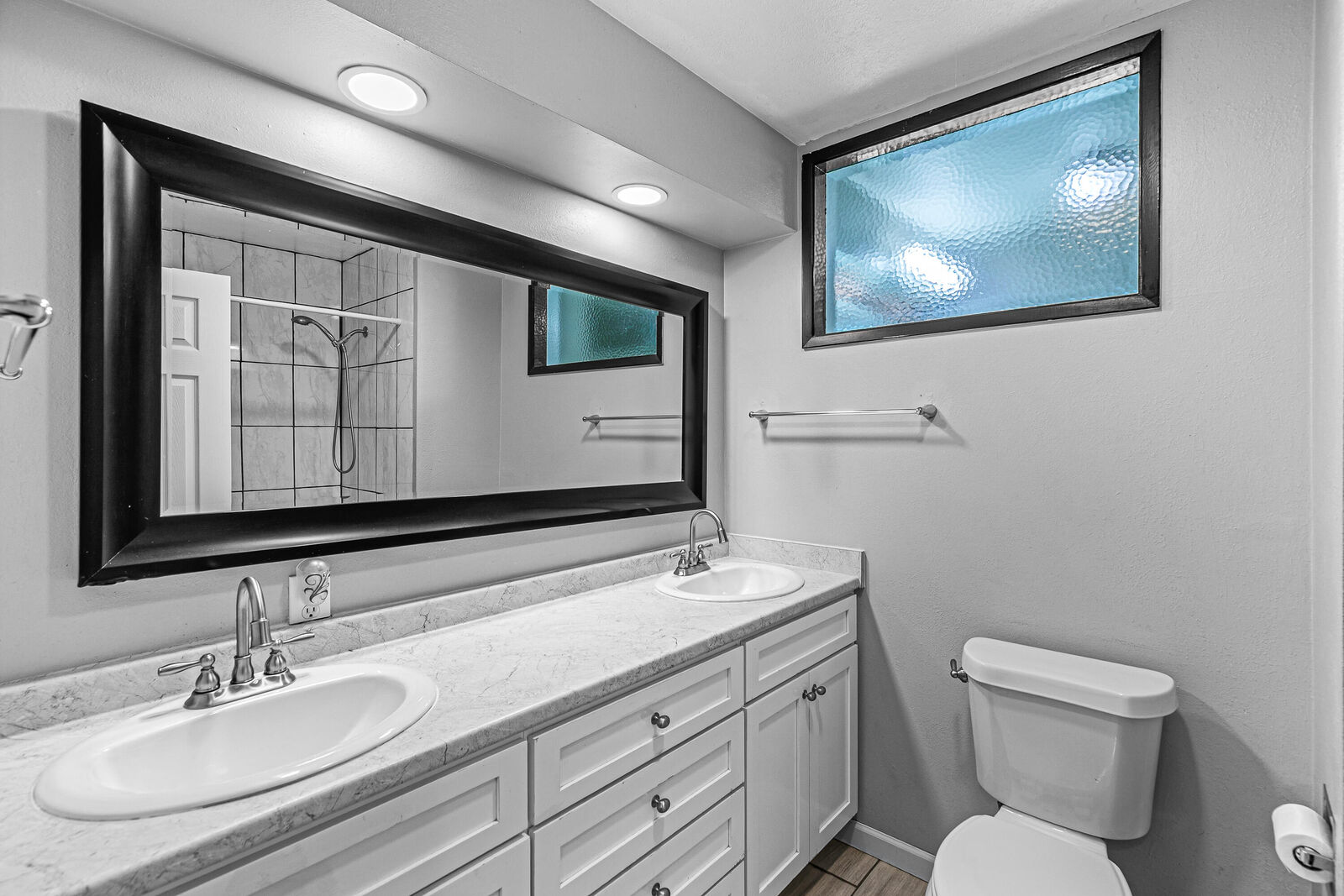 Property Photo:  2532 Country Club Drive  OR 97504 