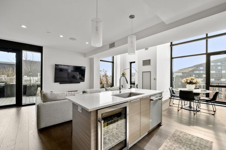 Property Photo: 14 West Broadway 707 MA 02127