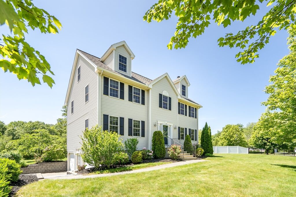 Property Photo: 7 Sequoia Dr MA 01887