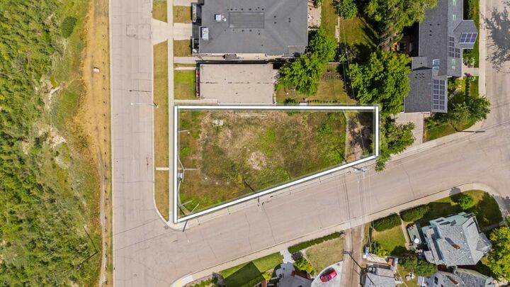 Property Photo:  1222 Salisbury Avenue SE  AB T2G 4J9 