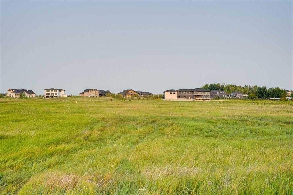 Photo de la propriété:  47 Calterra Estates Drive  AB T4B 3P4 