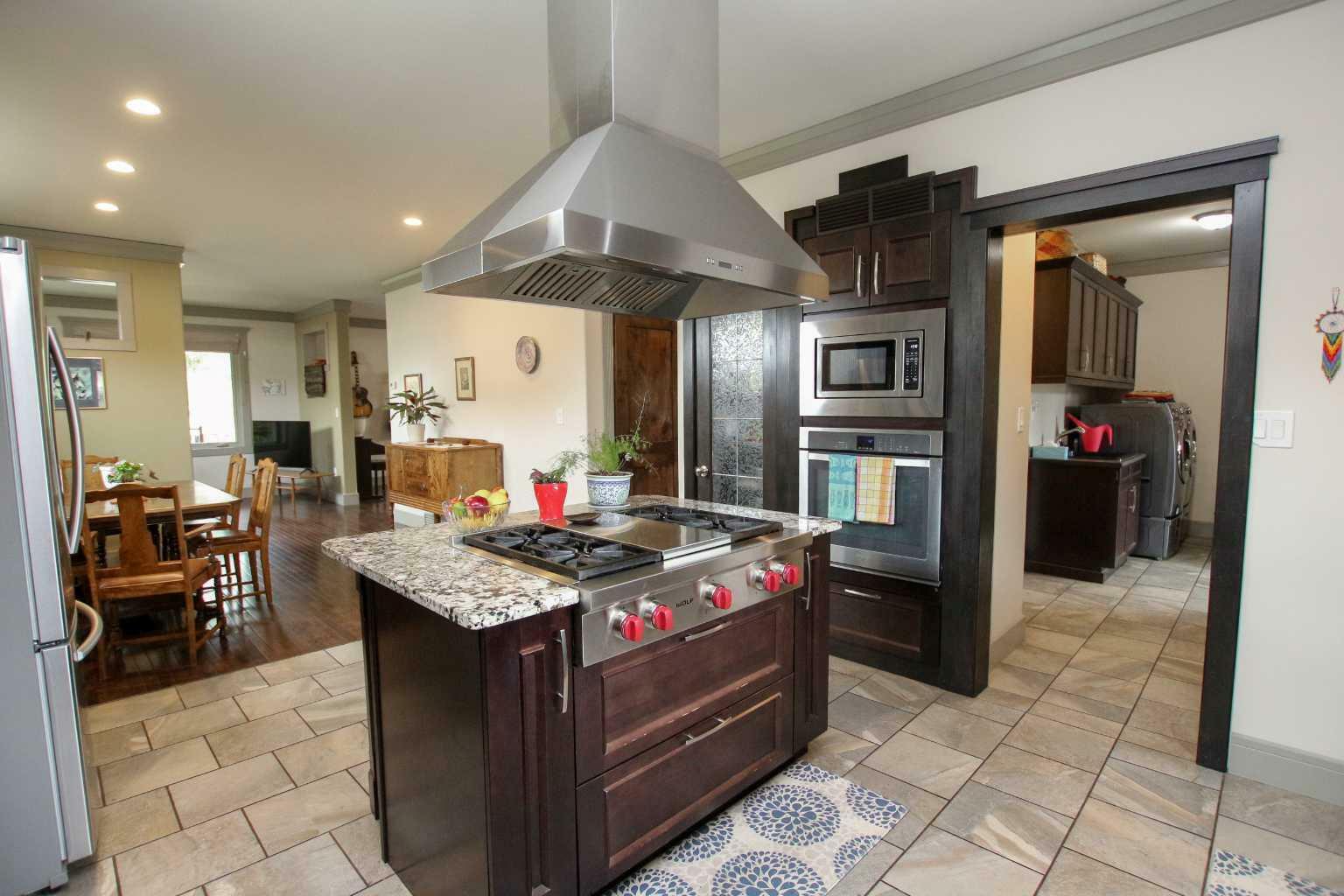 Photo de la propriété: 4525 48 Street AB T6H 1X6