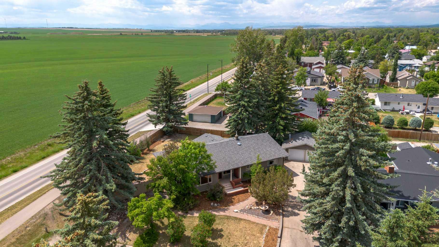 Property Photo: 1025 5 Street SW AB T1V 1A8