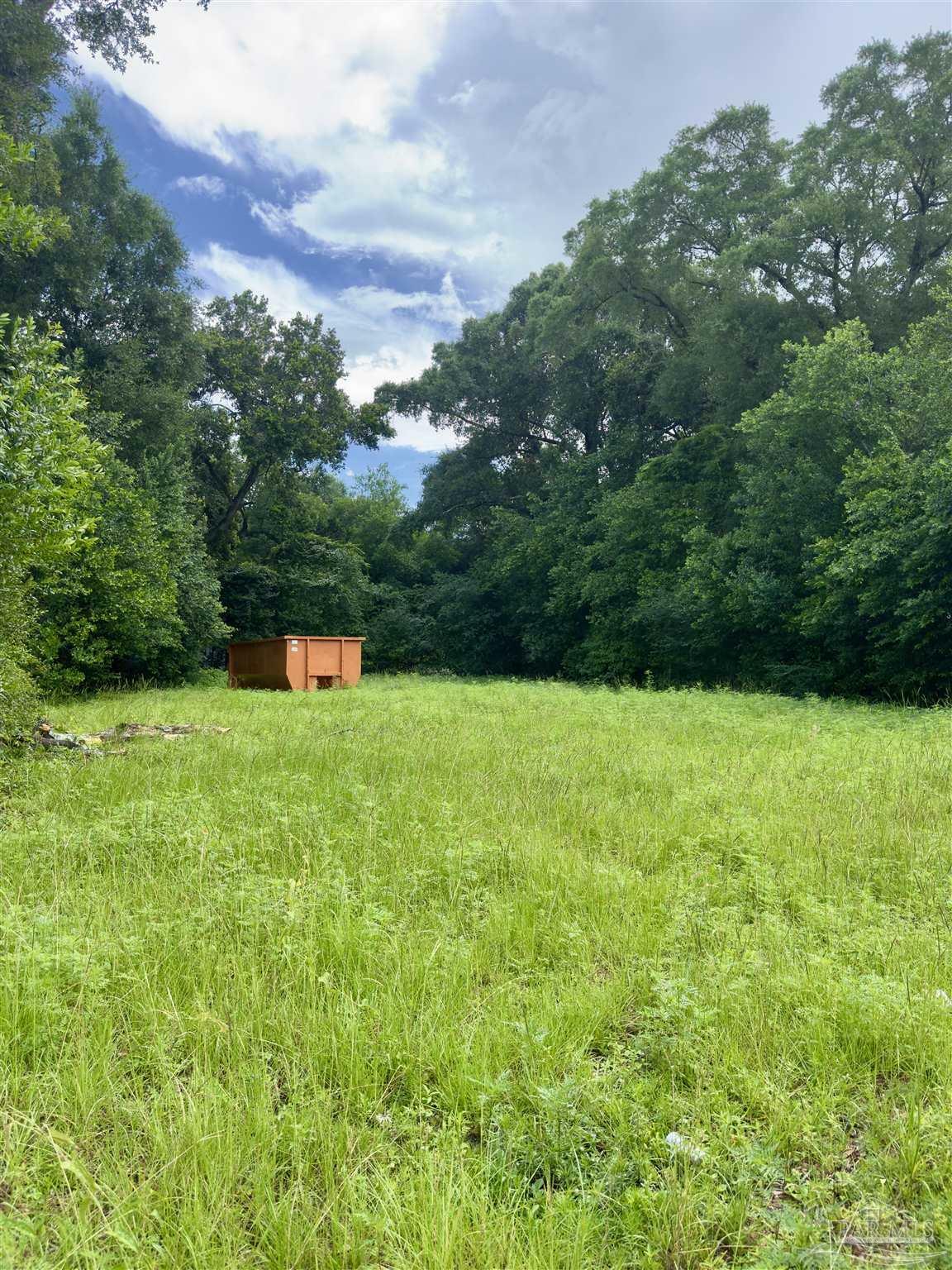 Property Photo: 6714 Flagler Dr FL 32503