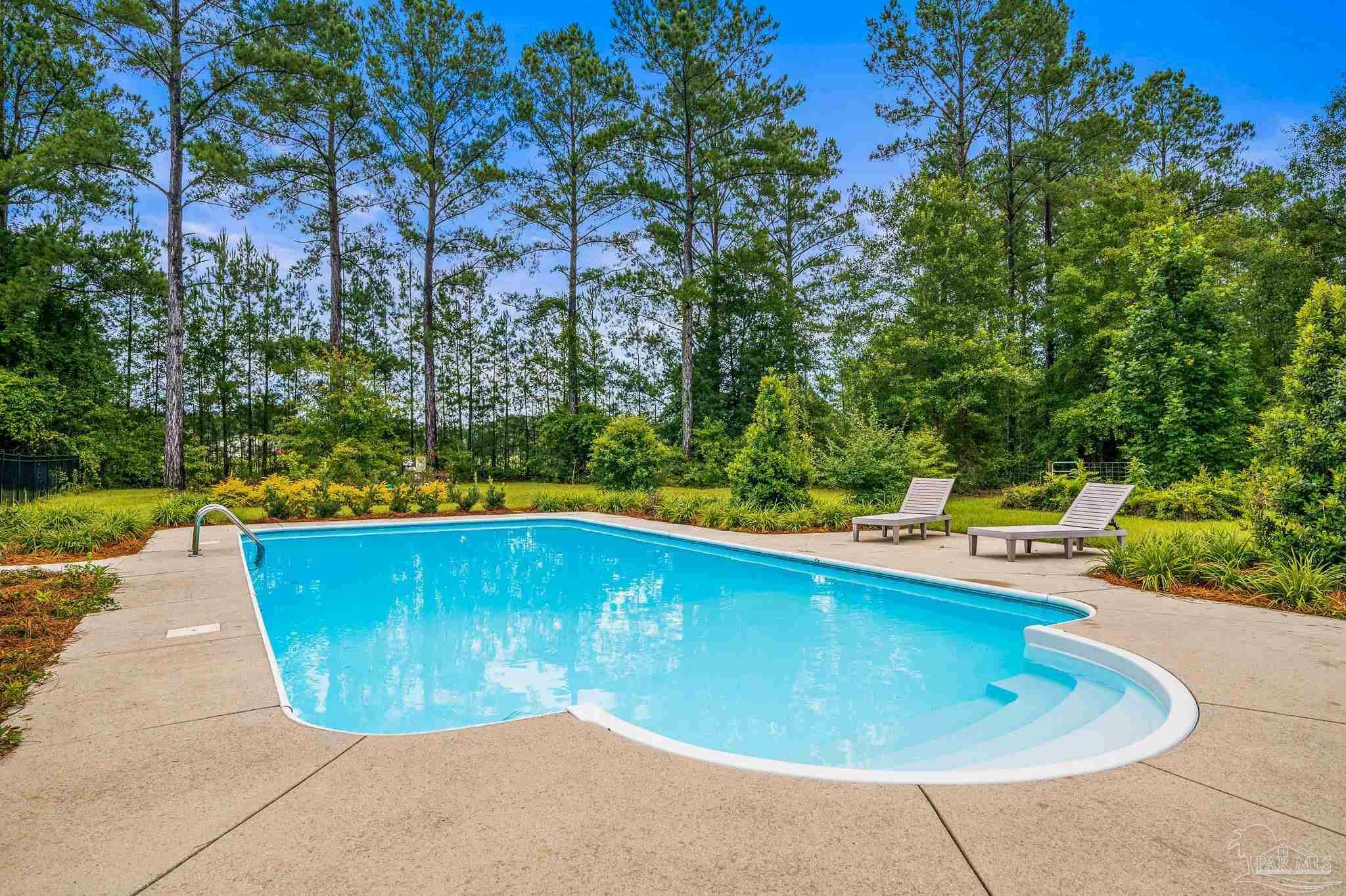 Property Photo: 3819 Luther Fowler Rd FL 32571