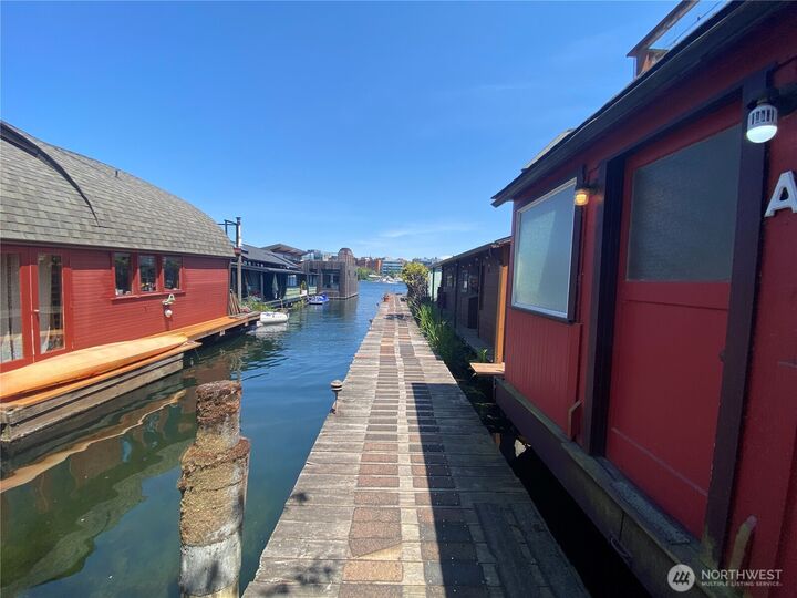 Property Photo: 3126 Portage Bay Place E A WA 98102