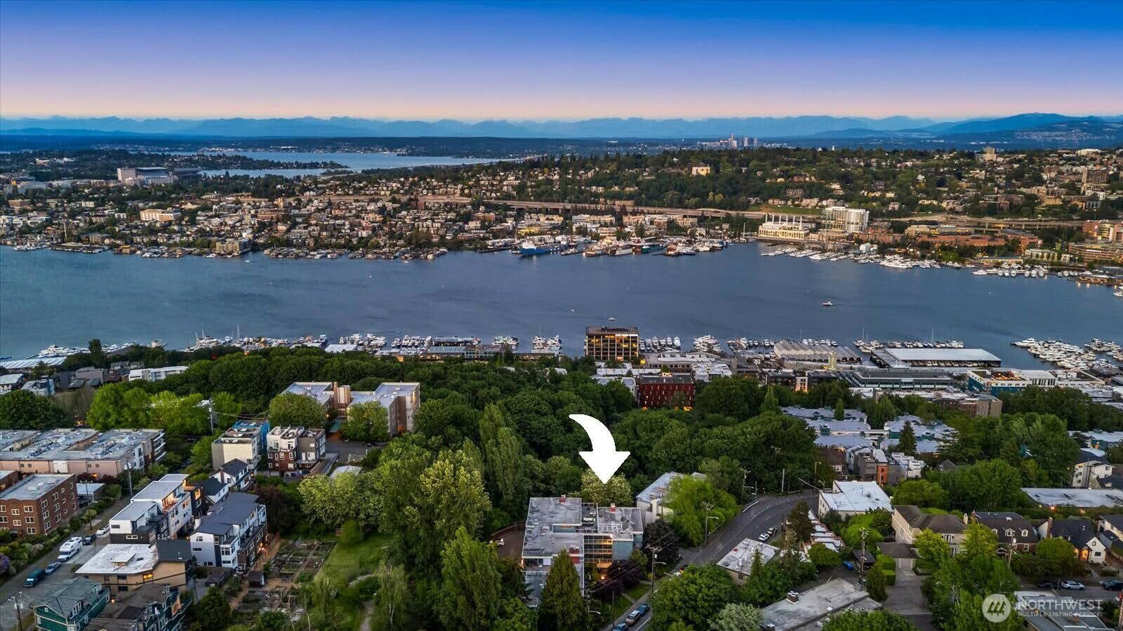 Property Photo: 1730 Taylor Avenue N 502 WA 98109