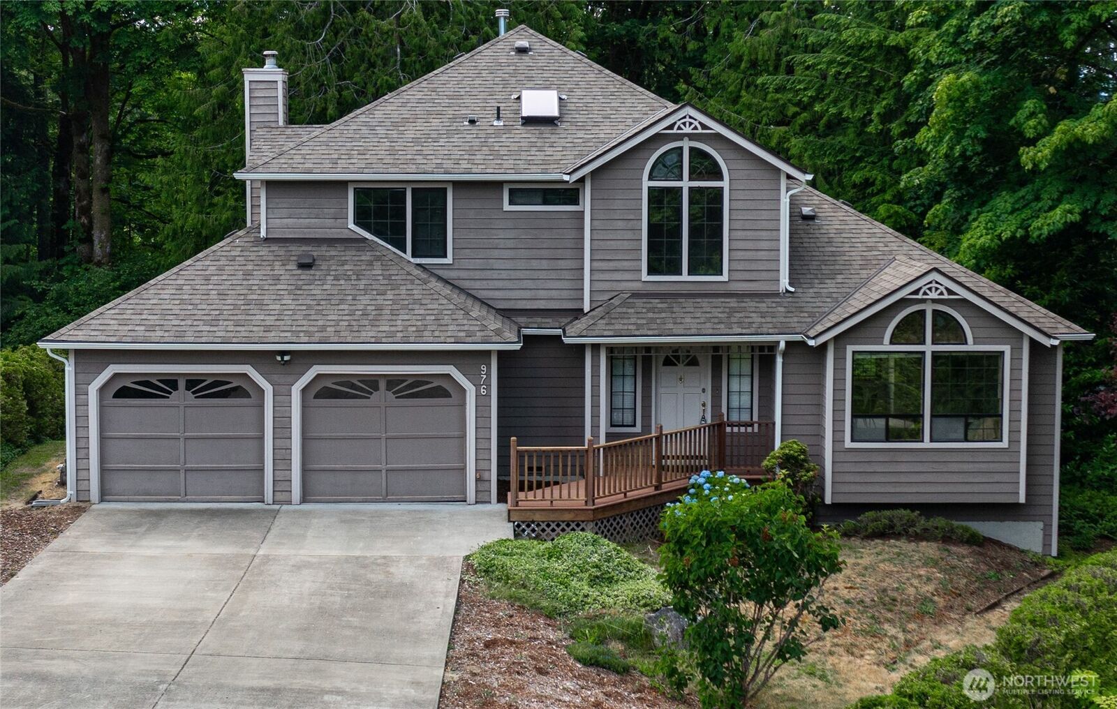 Property Photo: 976 NE Milton Court WA 98311