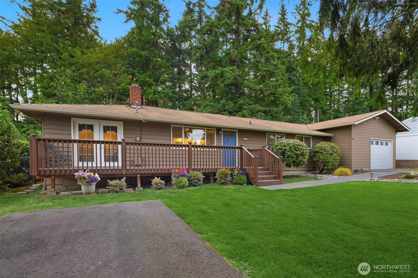 Property Photo: 23318 3rd Place W WA 98021