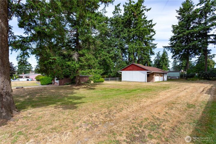 Property Photo: 1662 NE 5th Avenue WA 98277