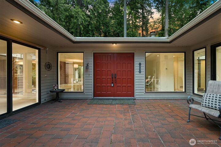 Property Photo:  1821  Iowa Drive  WA 98229 