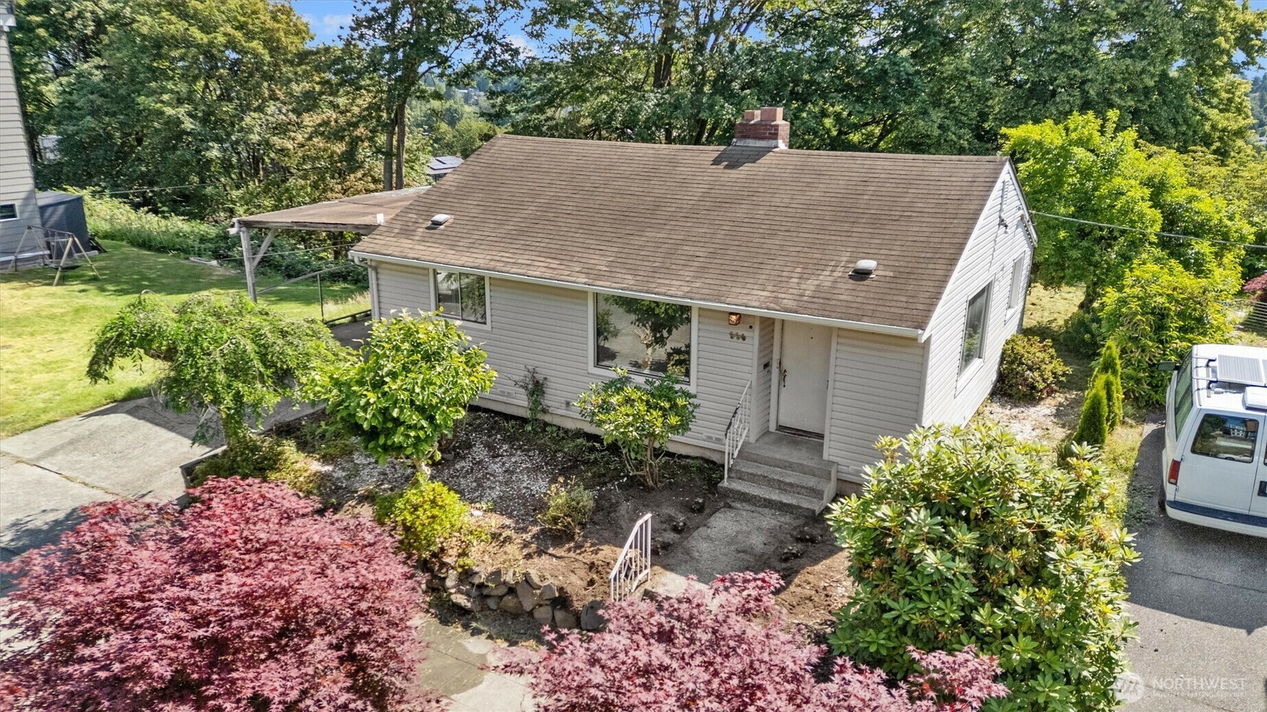 Property Photo: 336 25th Avenue E WA 98112