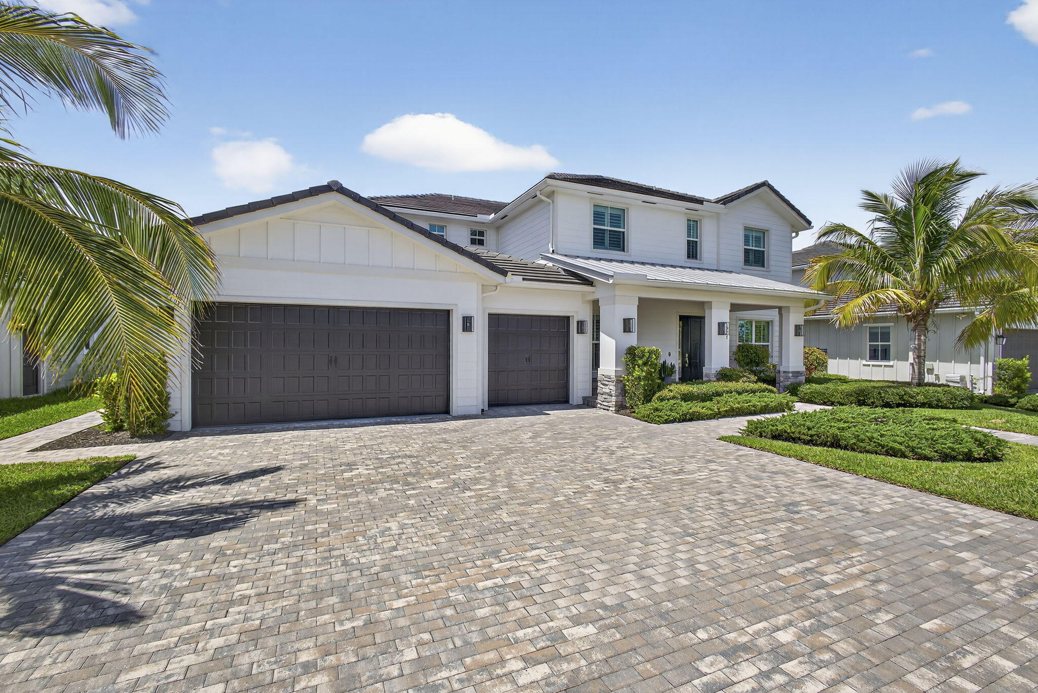 Property Photo: 977 Hookline Circle FL 33470