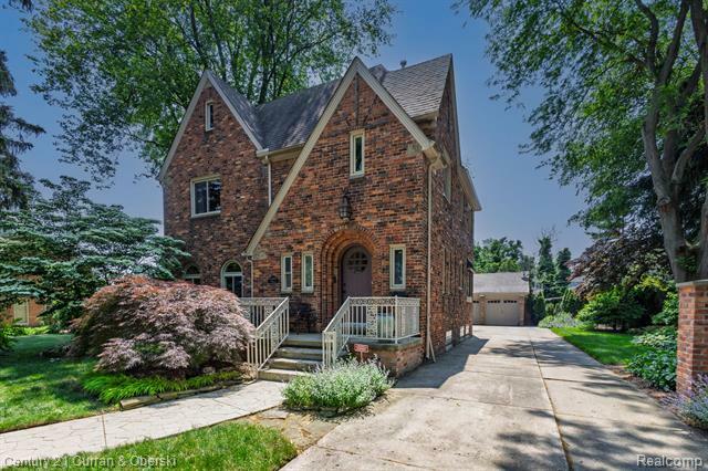 Property Photo: 21975 Wildwood Street MI 48128