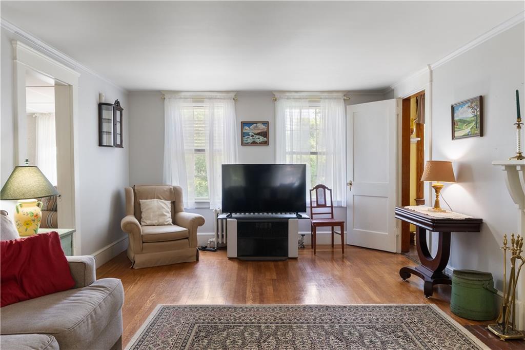 Property Photo:  281 Green End Avenue  RI 02842 