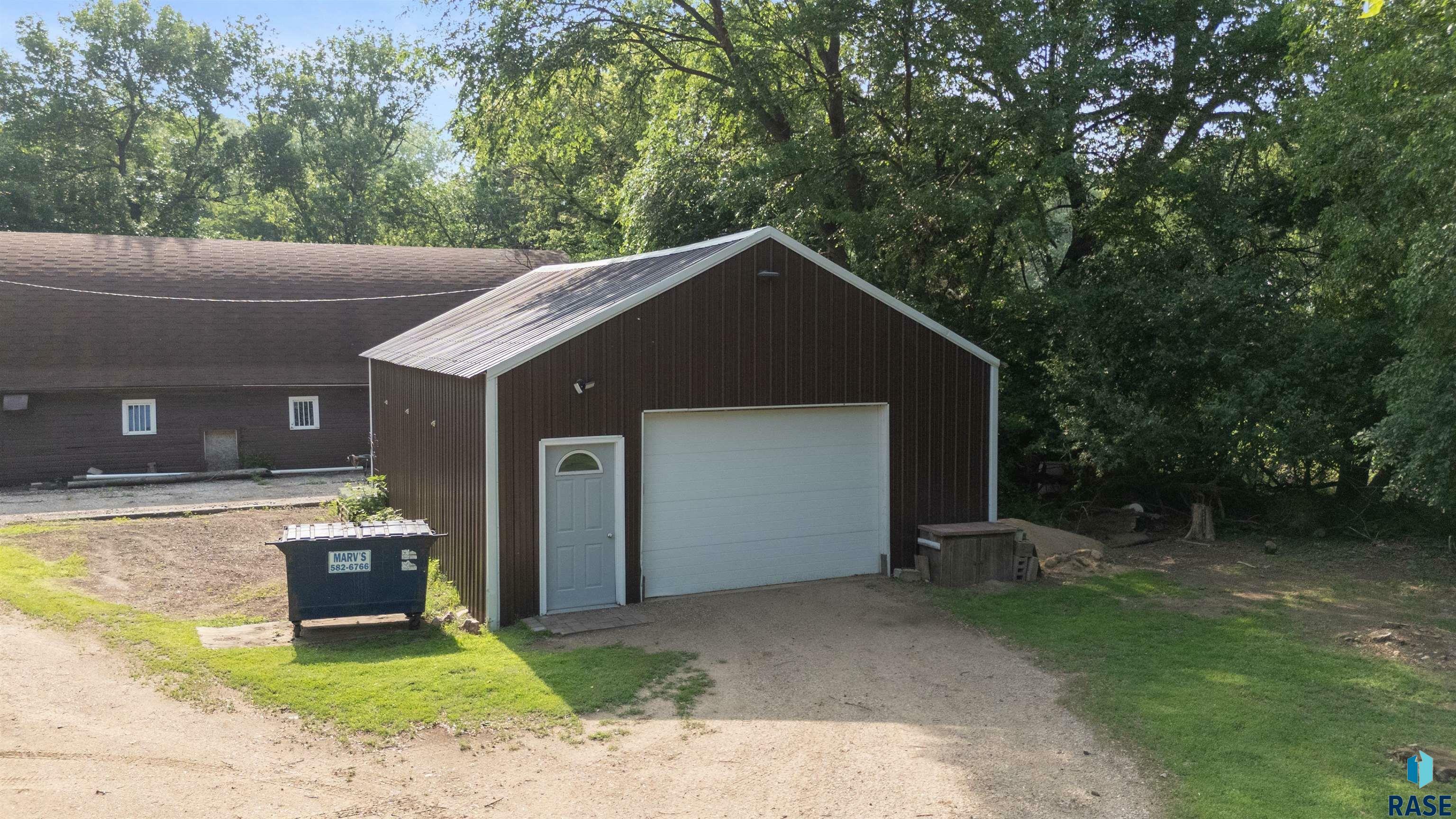 Property Photo: 26045 485th Ave SD 57068