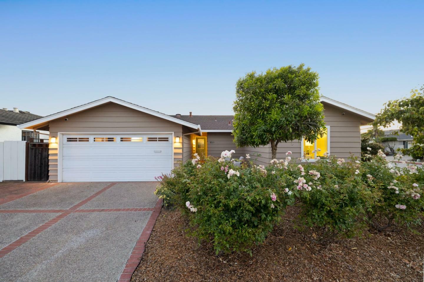 Property Photo: 626 Harvester Drive CA 94404