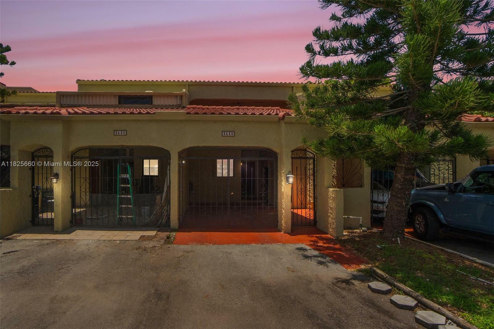 Property Photo:  3538 Estepona Ave D-2  FL 33178 