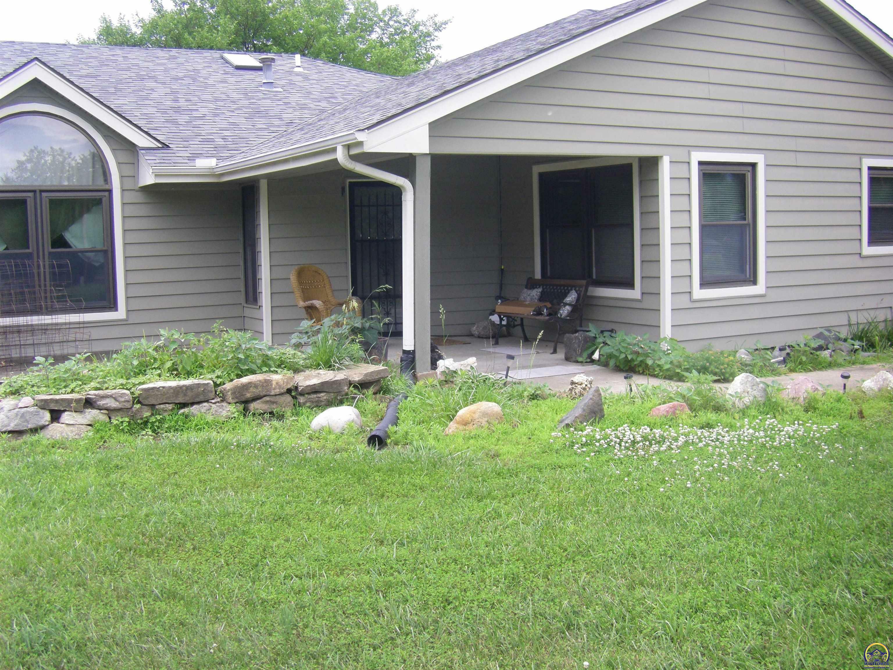 Property Photo: 4439 NE Meriden Rd KS 66617