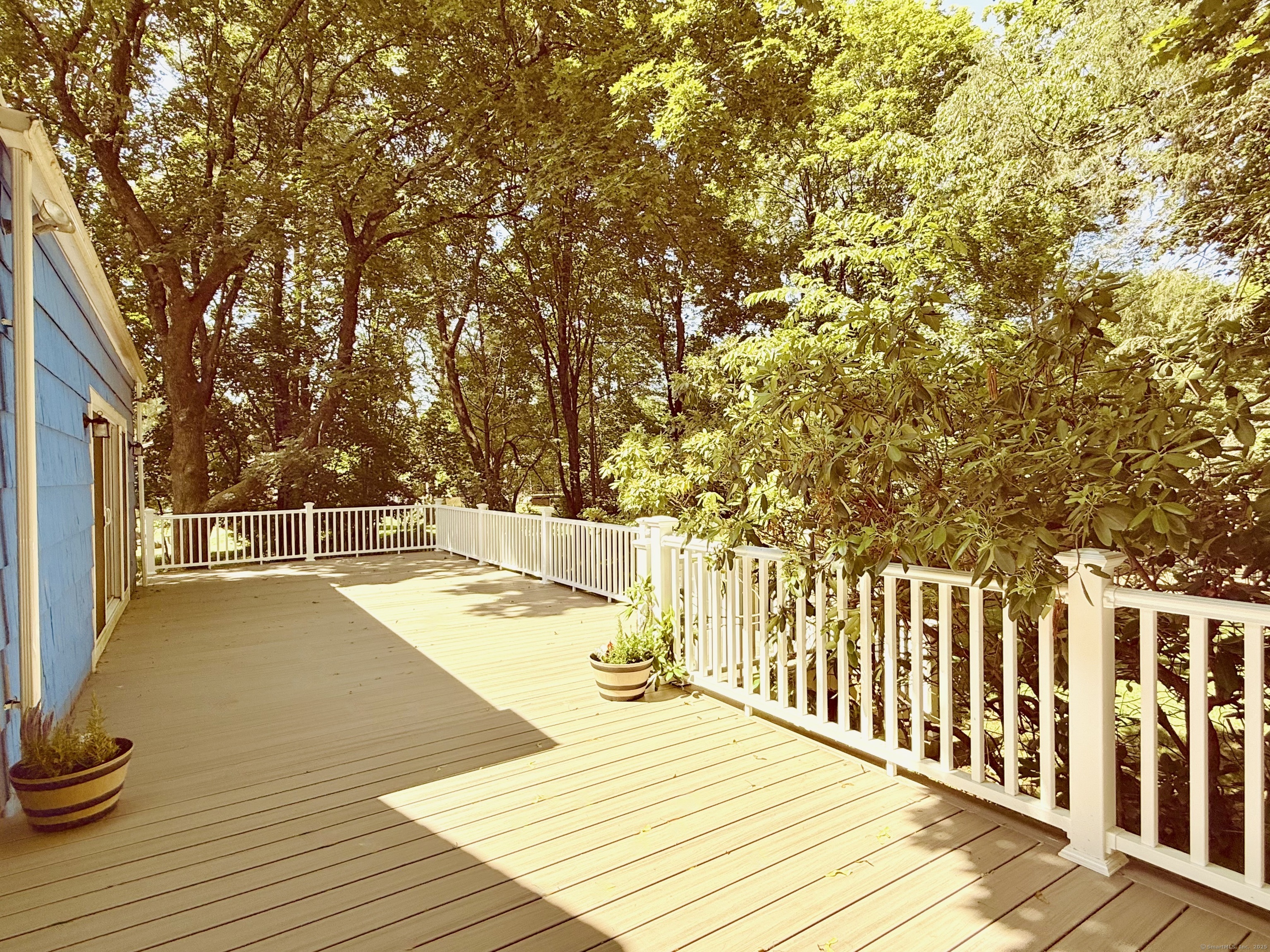 Property Photo:  27 Stonecrop Road  CT 06851 