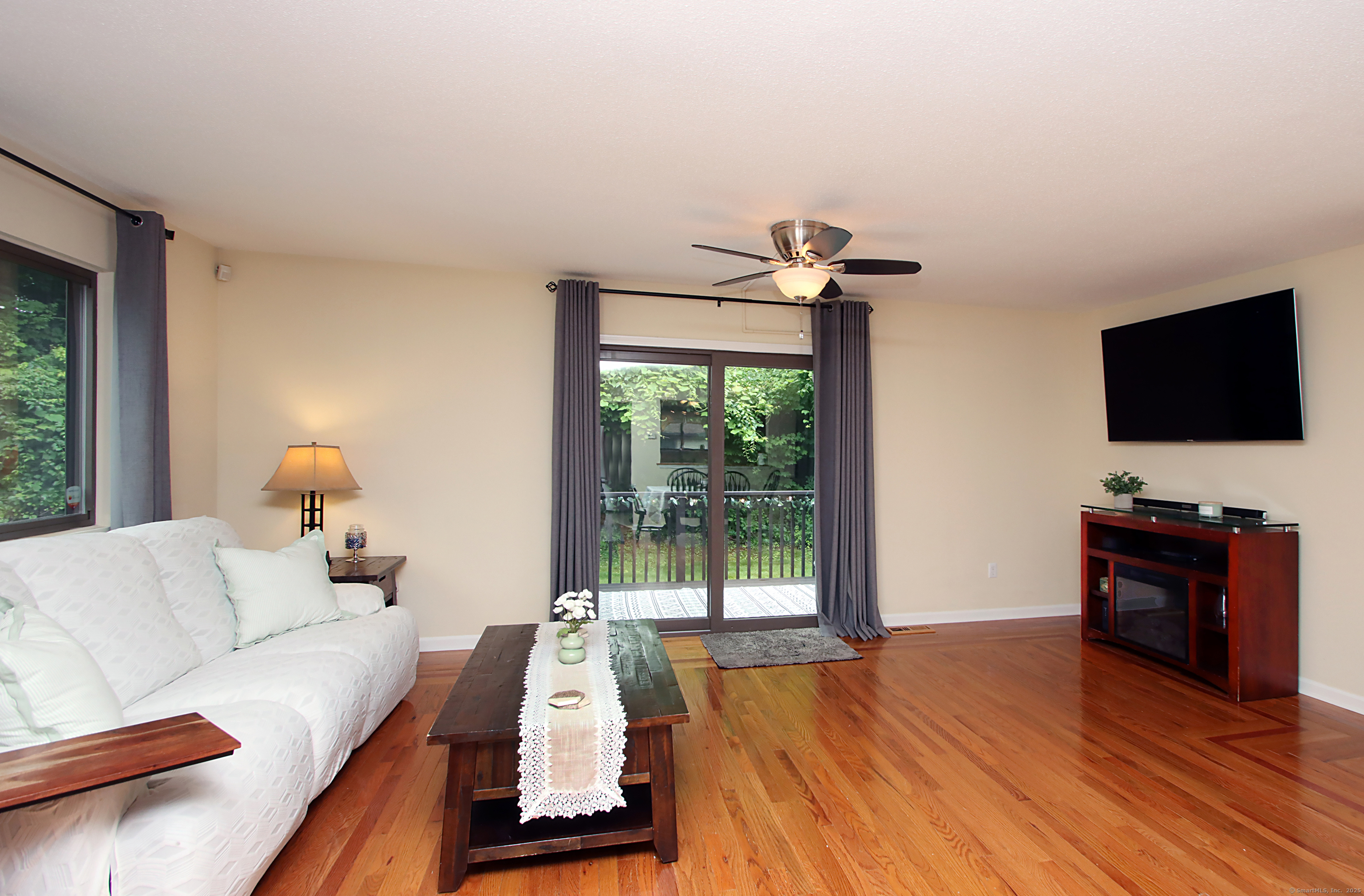 Property Photo: 140 Thompson Street Apt 16A CT 06513
