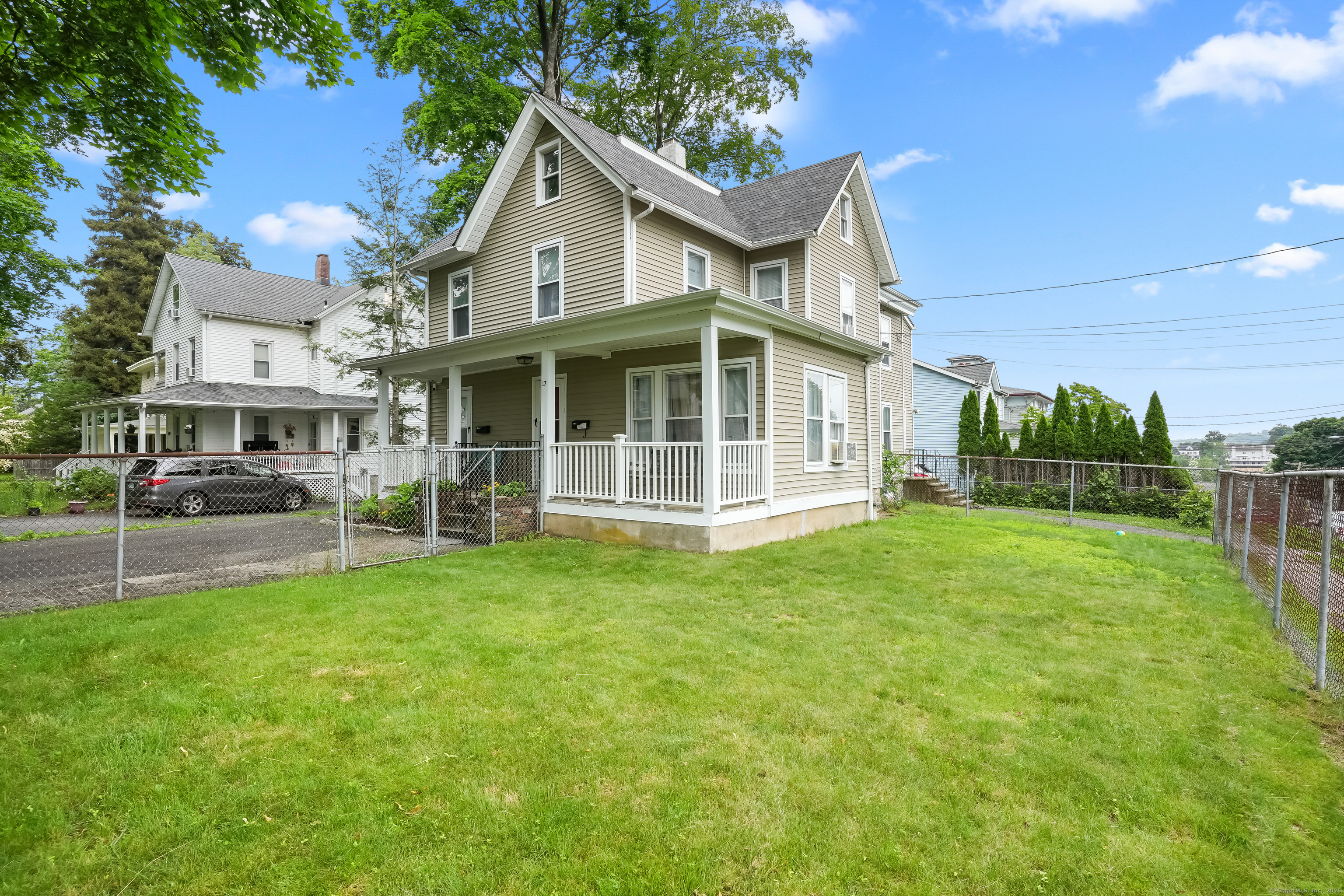 17 Pleasant Street  Danbury CT 06810 photo